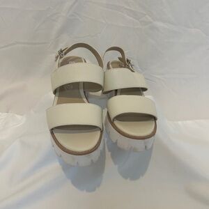 BC Born in California Off White Sandals 8.5
